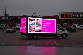 Four Advantages of Utilizing Digital Mobile Billboards in 2024